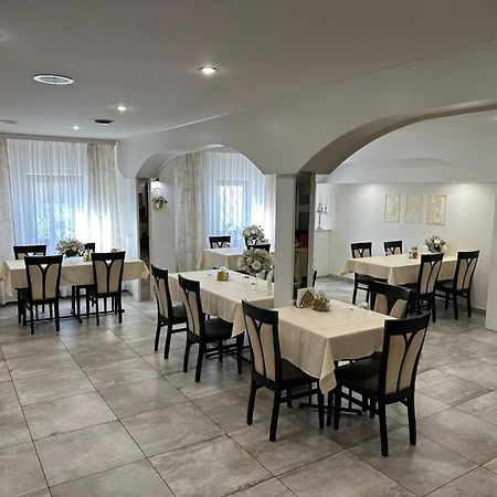 פראג Golden Golem Hotel & Spa מראה חיצוני תמונה