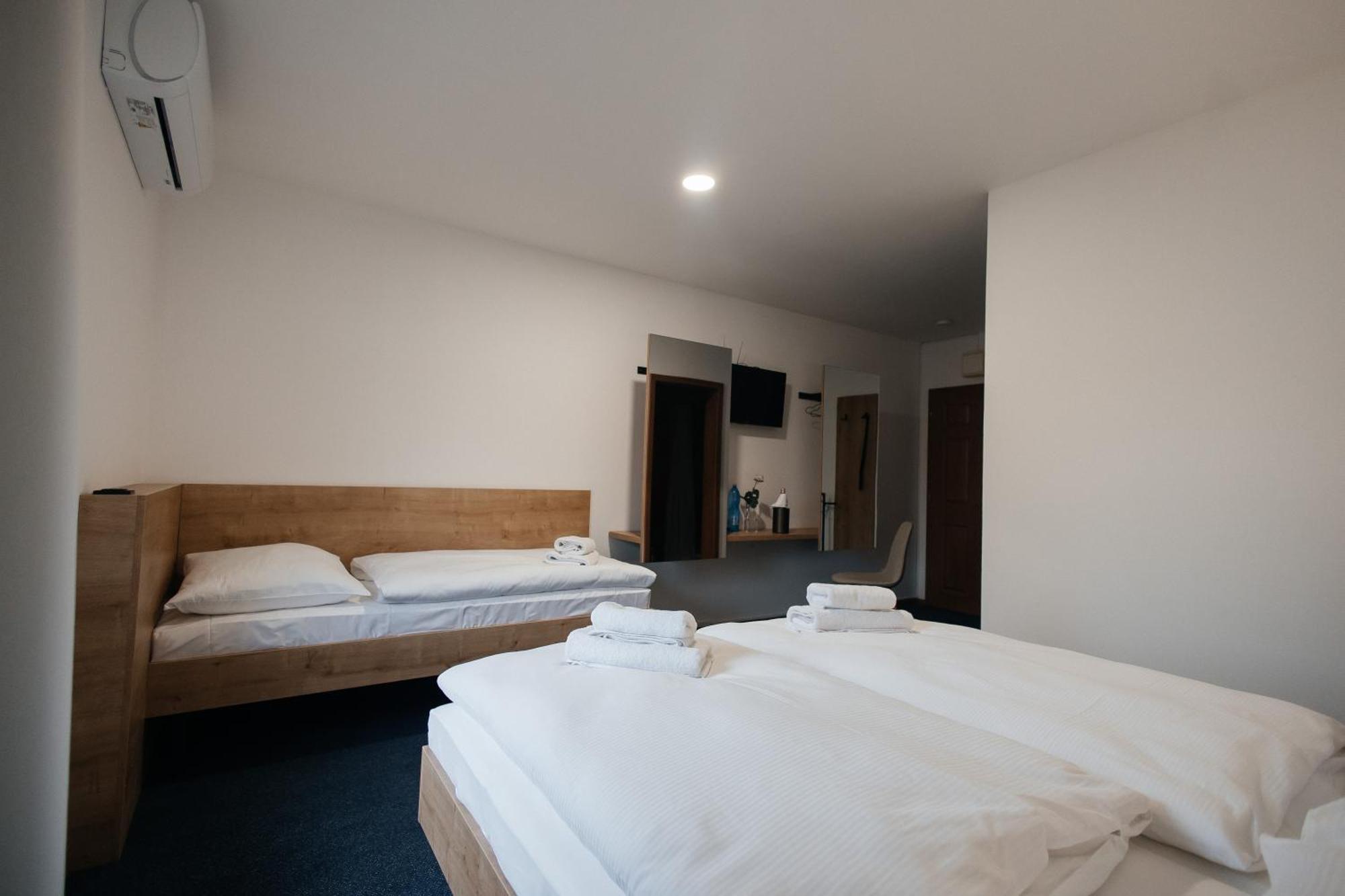 פראג Golden Golem Hotel & Spa מראה חיצוני תמונה
