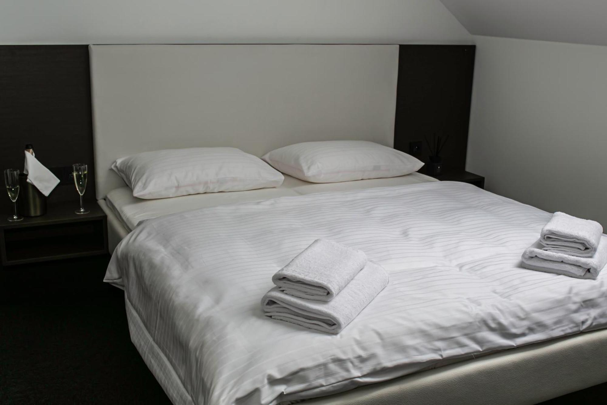 פראג Golden Golem Hotel & Spa מראה חיצוני תמונה