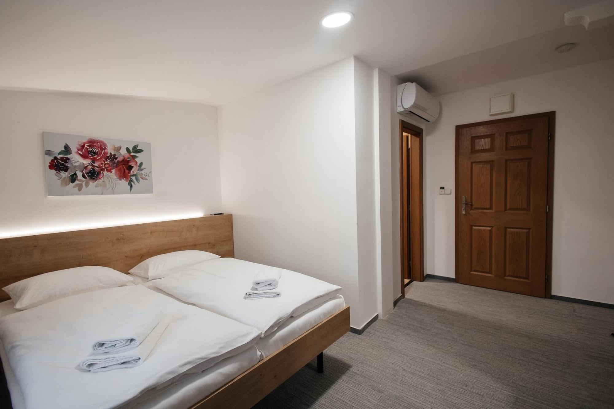 פראג Golden Golem Hotel & Spa מראה חיצוני תמונה