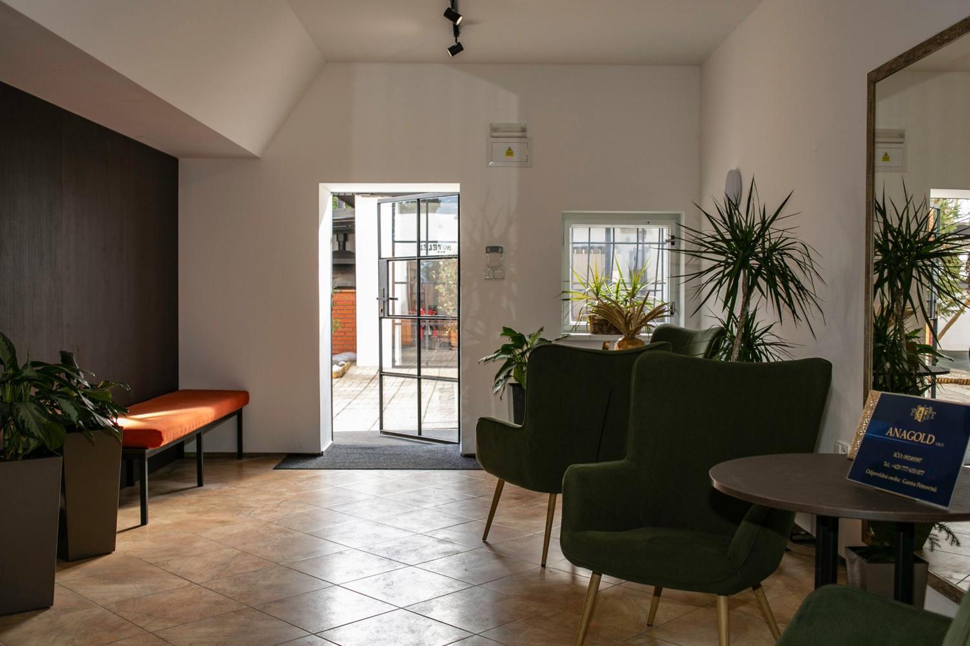 פראג Golden Golem Hotel & Spa מראה חיצוני תמונה
