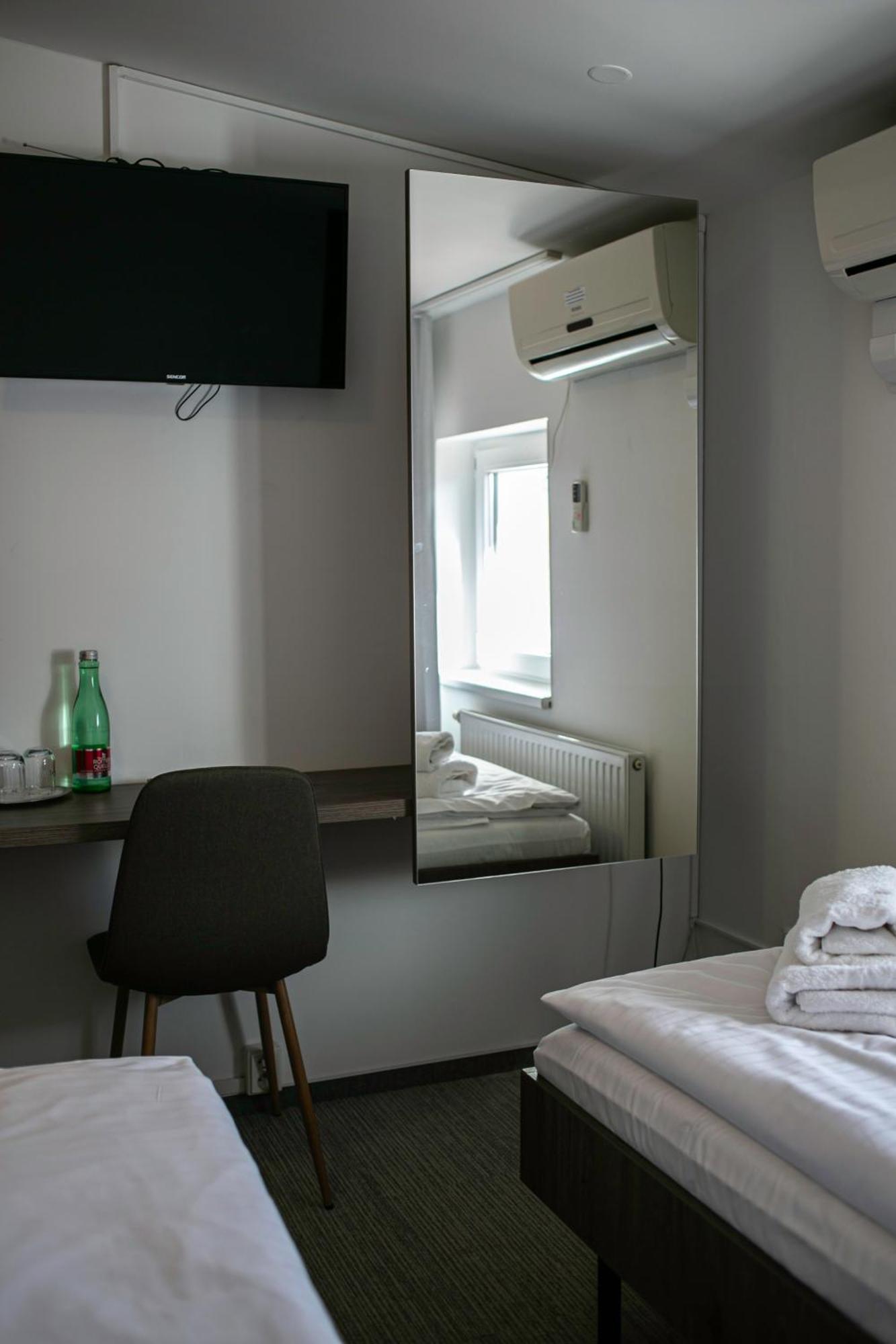 פראג Golden Golem Hotel & Spa מראה חיצוני תמונה
